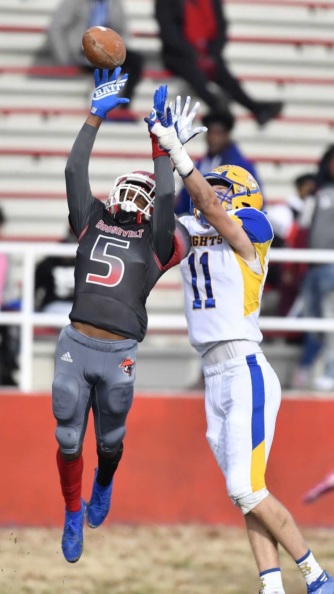 Roosevelt defeats Borgia in a Class 3 District 2 Football Game